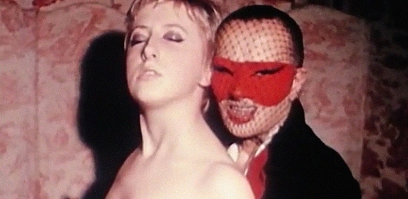 Satan bouche un coin